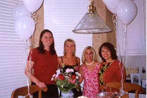 A wedding cake; Actual size=180 pixels wide